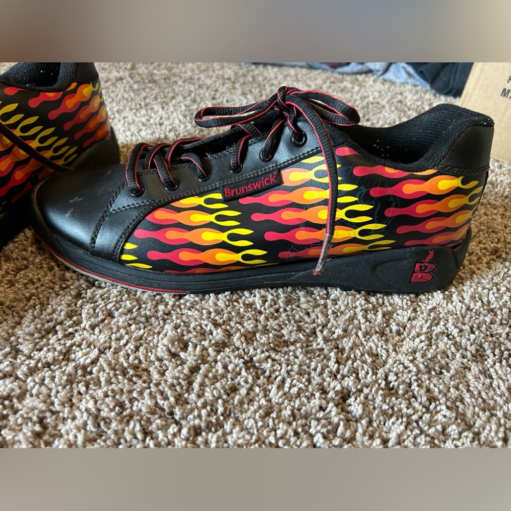 Men’s Brunswick bowling shoes with flames